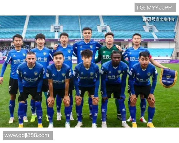 上海足球队团队协作能力大幅提升荣登全国足球团队协作排名新高峰