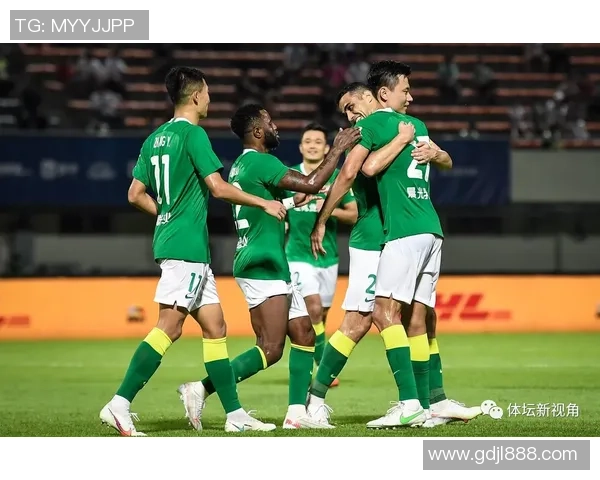 武汉篮球队在世界锦标赛积分榜上以56分稳居第一名展现强劲实力 武汉篮球队在世界锦标赛积分榜上以56分稳居第一名展现强劲实力