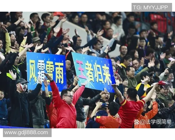 成都足球明星赛现场激情四溢球迷齐聚共享足球盛宴