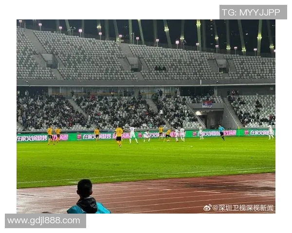 深圳足球队配合变革引发热议球迷期待新战术带来更精彩表现 深圳足球队配合变革引发热议球迷期待新战术带来更精彩表现