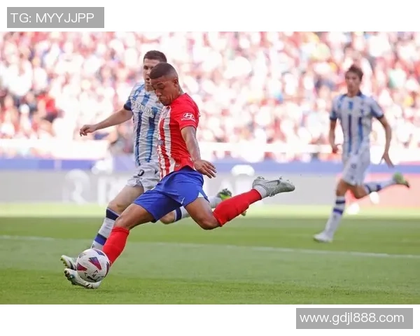 足球明星不当行为引发争议视频曝光引发社会热议与关注 足球明星不当行为引发争议视频曝光引发社会热议与关注